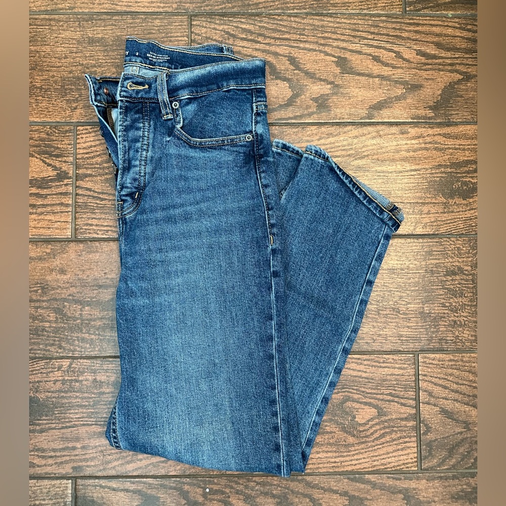 Old Navy EUC jeans- Extra high rise sky hi straight with secret smooth pockets